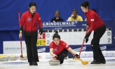 博雅棋牌APP:中国女子冰壶队世锦赛夺铜直通冬奥会